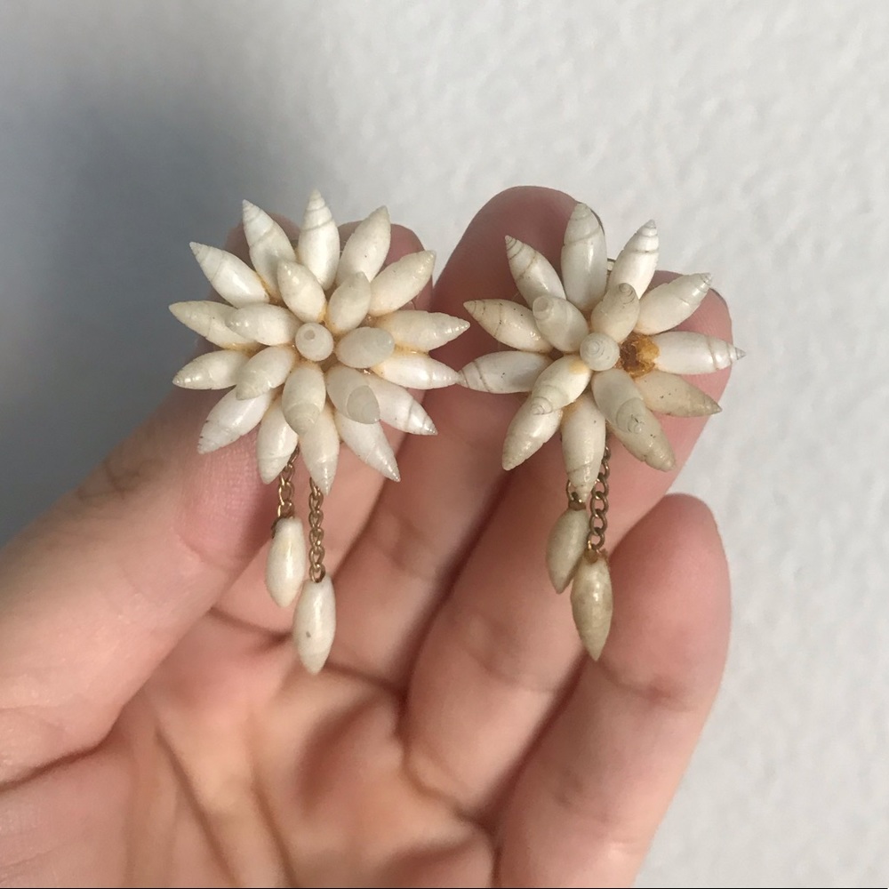 Vintage Floral Dangle Drop Screw Back Earrings